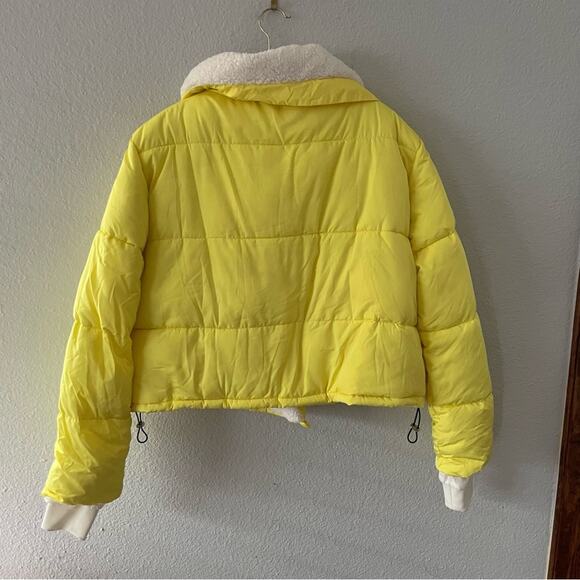 Urban Outfitters Neon Puffer Yellow Jacket Sherpa Lining NWT - Picture 4 of 8